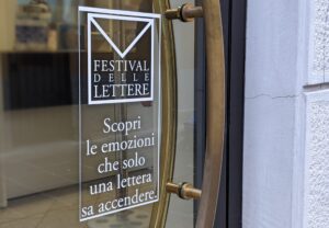 Festival delle lettere – i vincitori degli anni passati nei negozi del centro